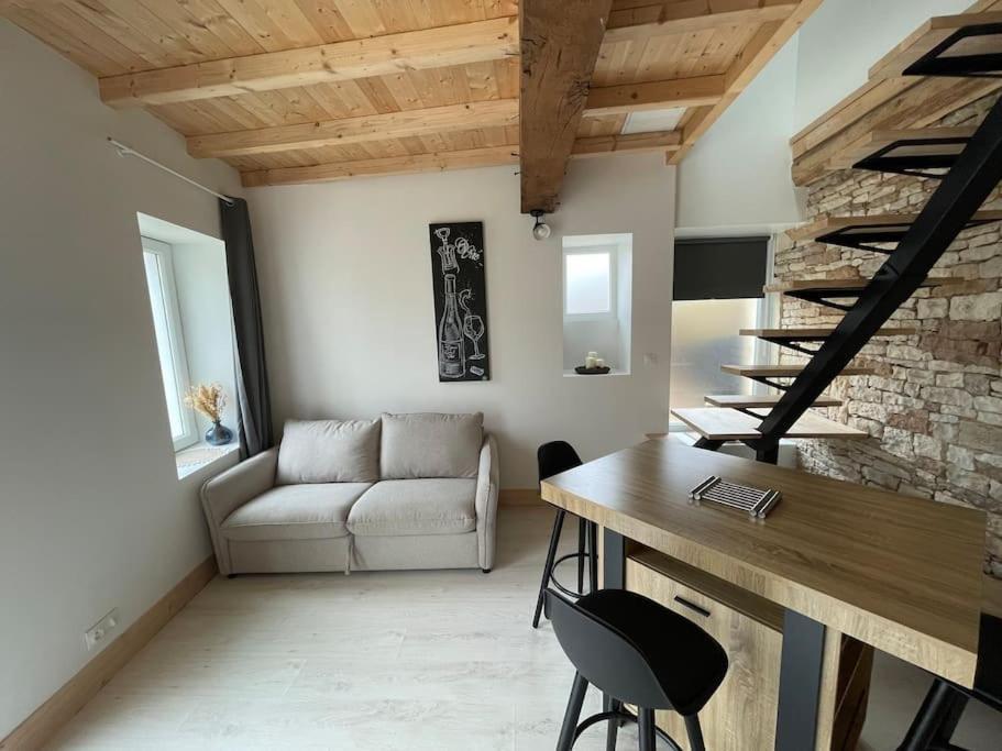 Charmante Maison De Village Viré Exteriör bild