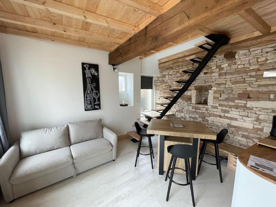 Charmante Maison De Village Viré Exteriör bild